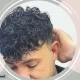 کاشت مو برای افراد دارای موهای فر چگونه انجام می‌شود؟